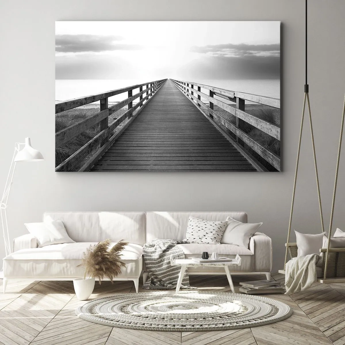 Obraz na plátně - Černobílý obraz dřevěného mola vedoucího k obzoru. - 70x50cm - Do dálky… - Moderní nástěnná dekorace do obývacího pokoje a ložnice ARTTOR