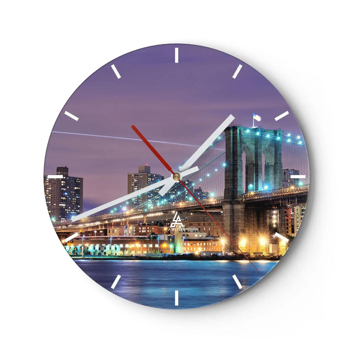 Nástěnné hodiny - Most osvětlený v noci přes řeku s výhledem na město - 30x30cm - Po mnoho let Brooklynský most - Moderní nástěnná dekorace do obývacího pokoje, kuchyně a ložnice ARTTOR