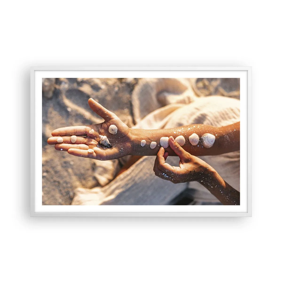 Plakát v bílém rámu - Krása na dosah - 91x61 cm