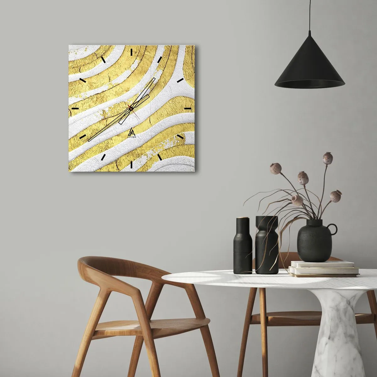 Nástěnné hodiny - Kompozice v bílé a zlaté - 30x30 cm