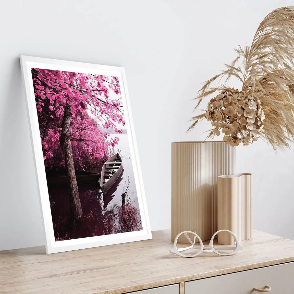 Plakát v bílém rámu - V růžovém tichu - 70x100 cm