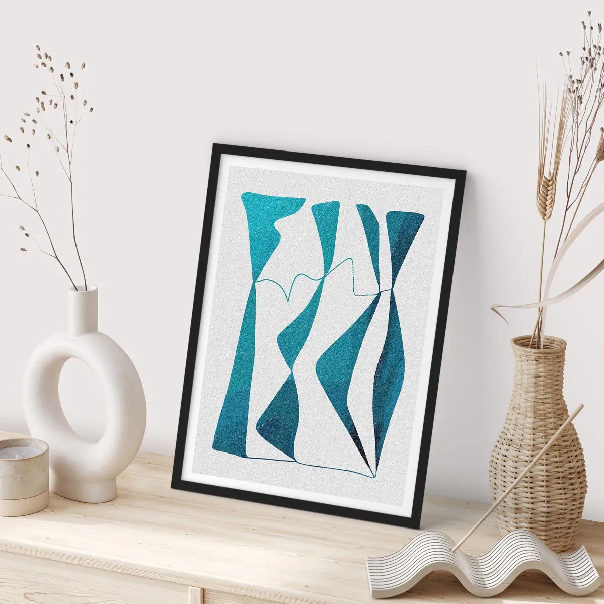 Plakát v černém rámu - Abstraktní kompozice v odstínech modré s dynamickými liniemi. - 50x70cm - Abstrakce: tyrkysový vztah - Moderní nástěnná dekorace do obývacího pokoje a ložnice ARTTOR