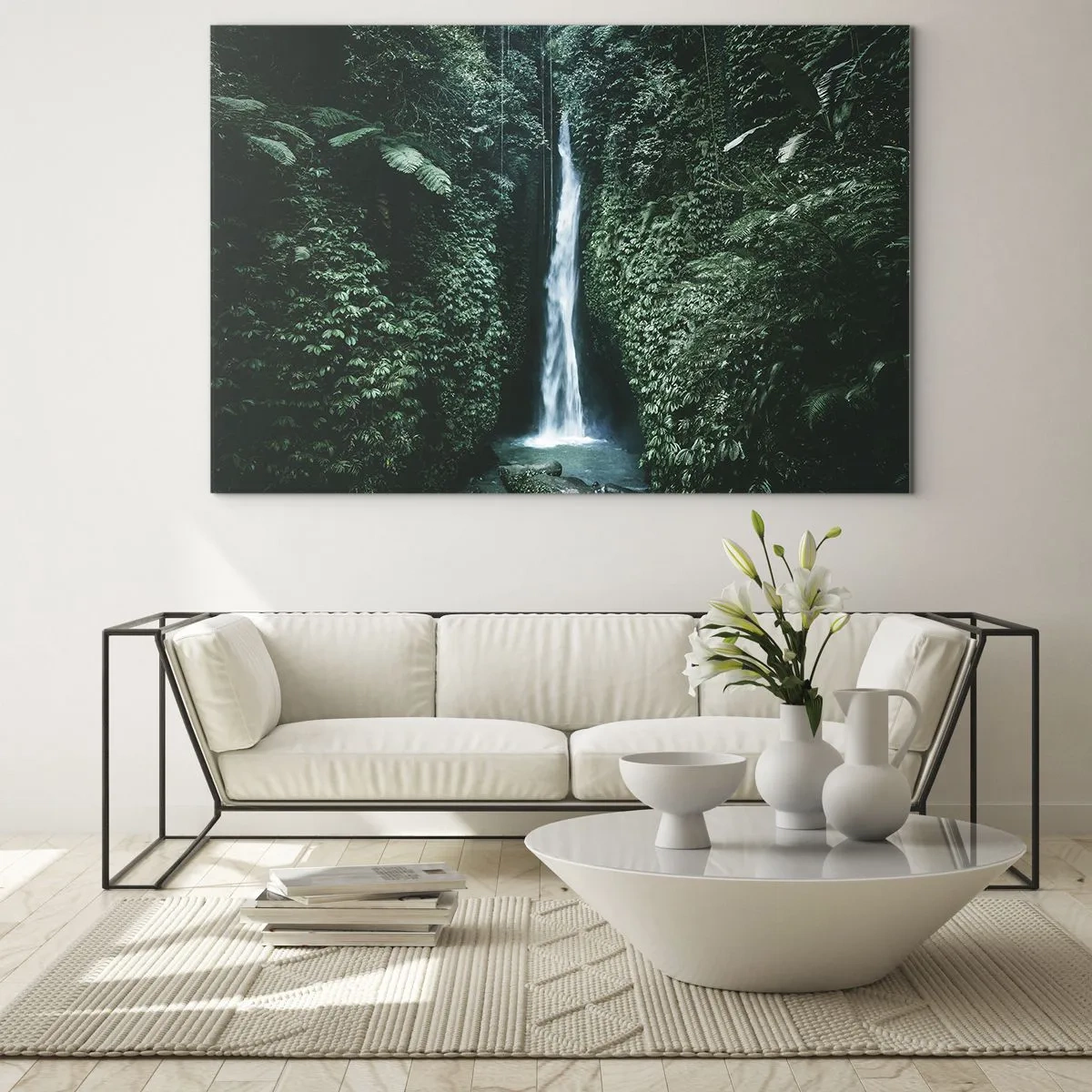 Obraz na skle - Vodopád uprostřed husté tropické vegetace - 70x50cm - Tropický pramen - Moderní nástěnná dekorace do obývacího pokoje a ložnice ARTTOR