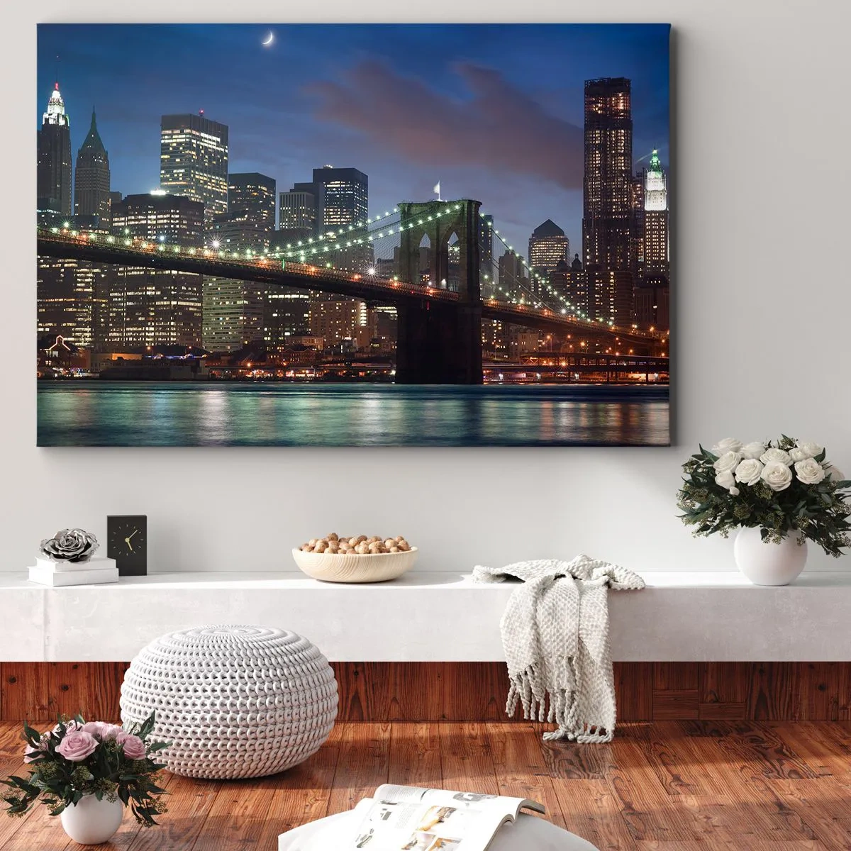 Obraz na plátně - Newyorský most v noci s osvětlenými budovami - 70x50cm - Rozjařená noc - Moderní nástěnná dekorace do obývacího pokoje a ložnice ARTTOR