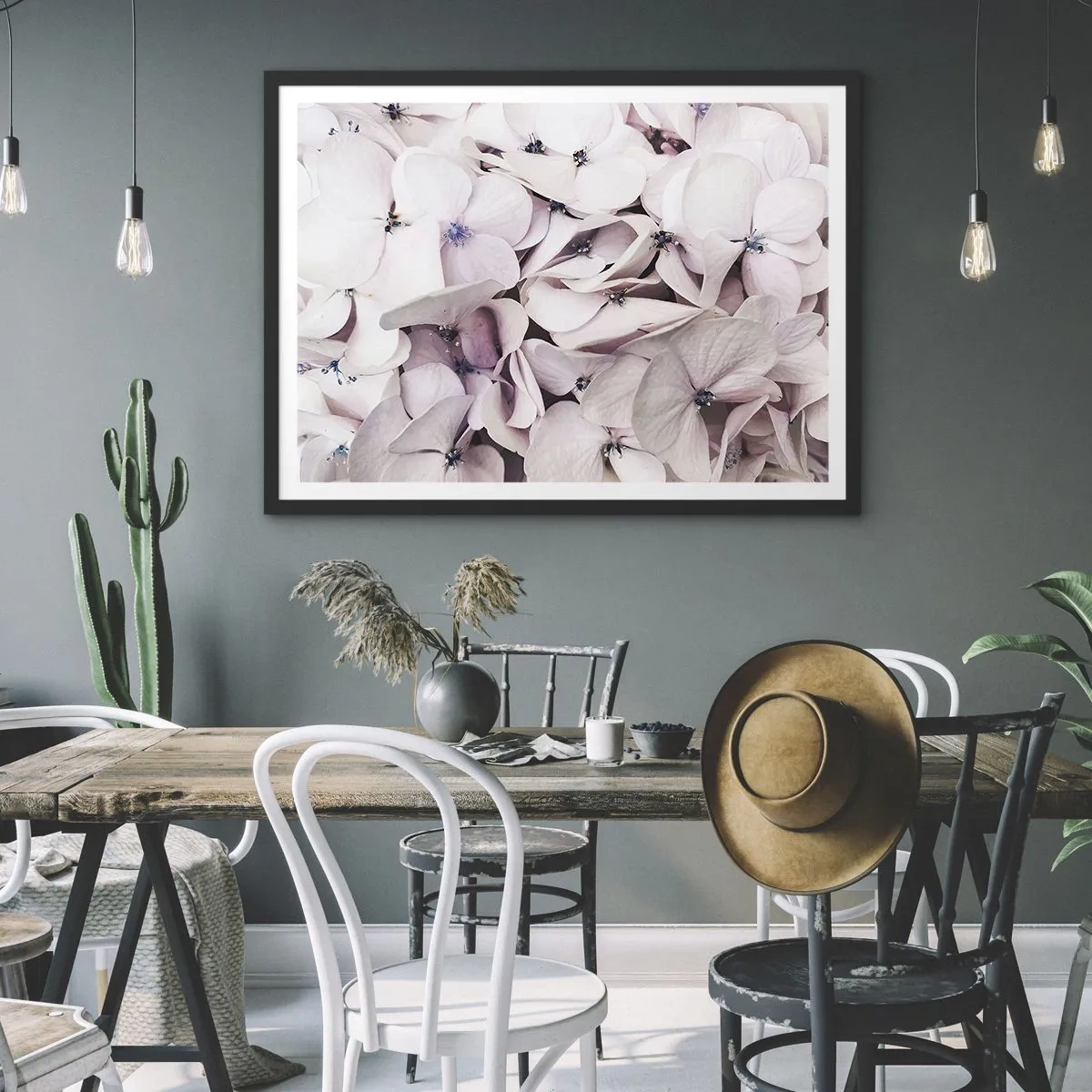 Plakát v černém rámu - V záplavě květin - 70x50 cm