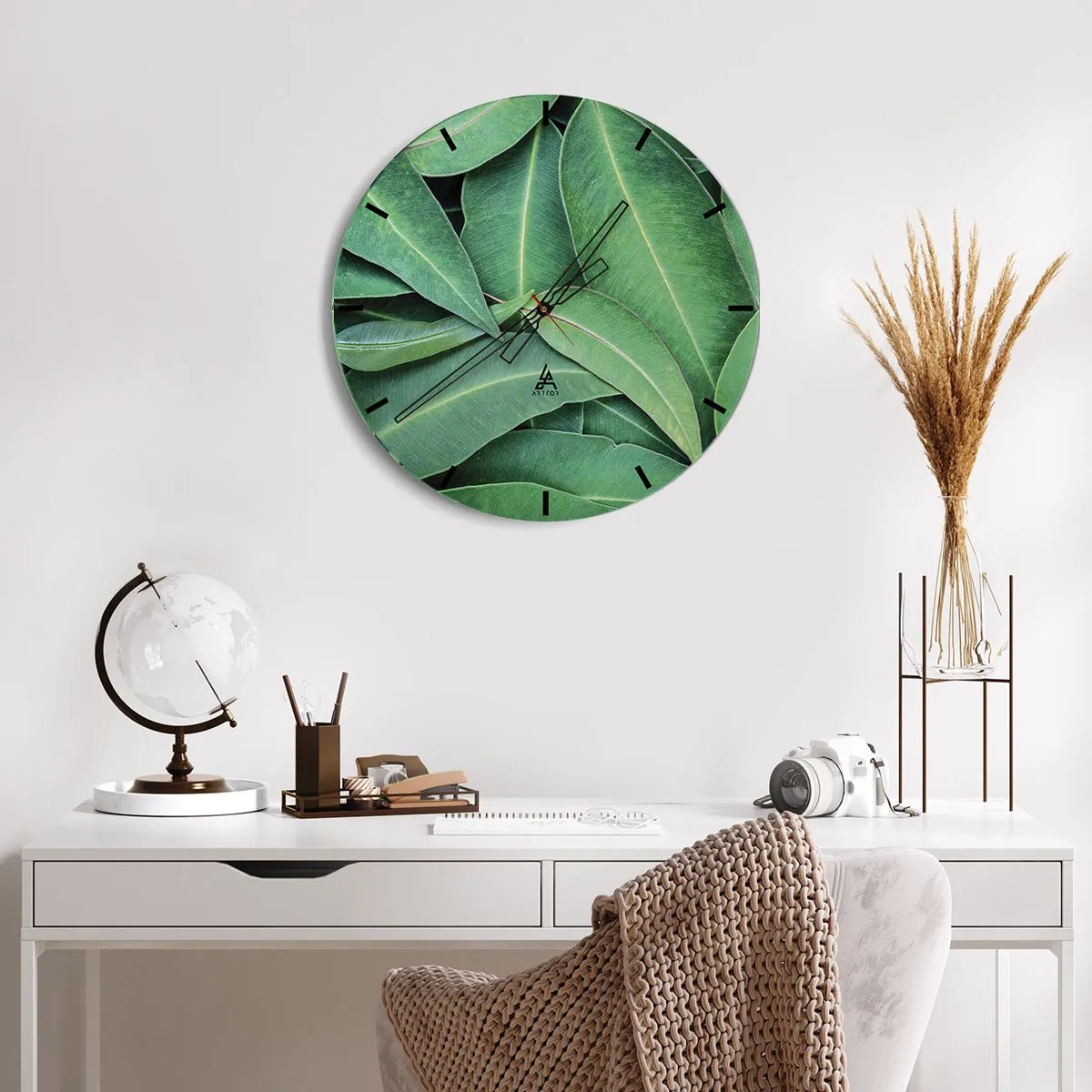Nástěnné hodiny - Šťavnaté zelené listy v makro snímku - 30x30cm - Šťavnaté a svěží - Moderní nástěnná dekorace do obývacího pokoje, kuchyně a ložnice ARTTOR