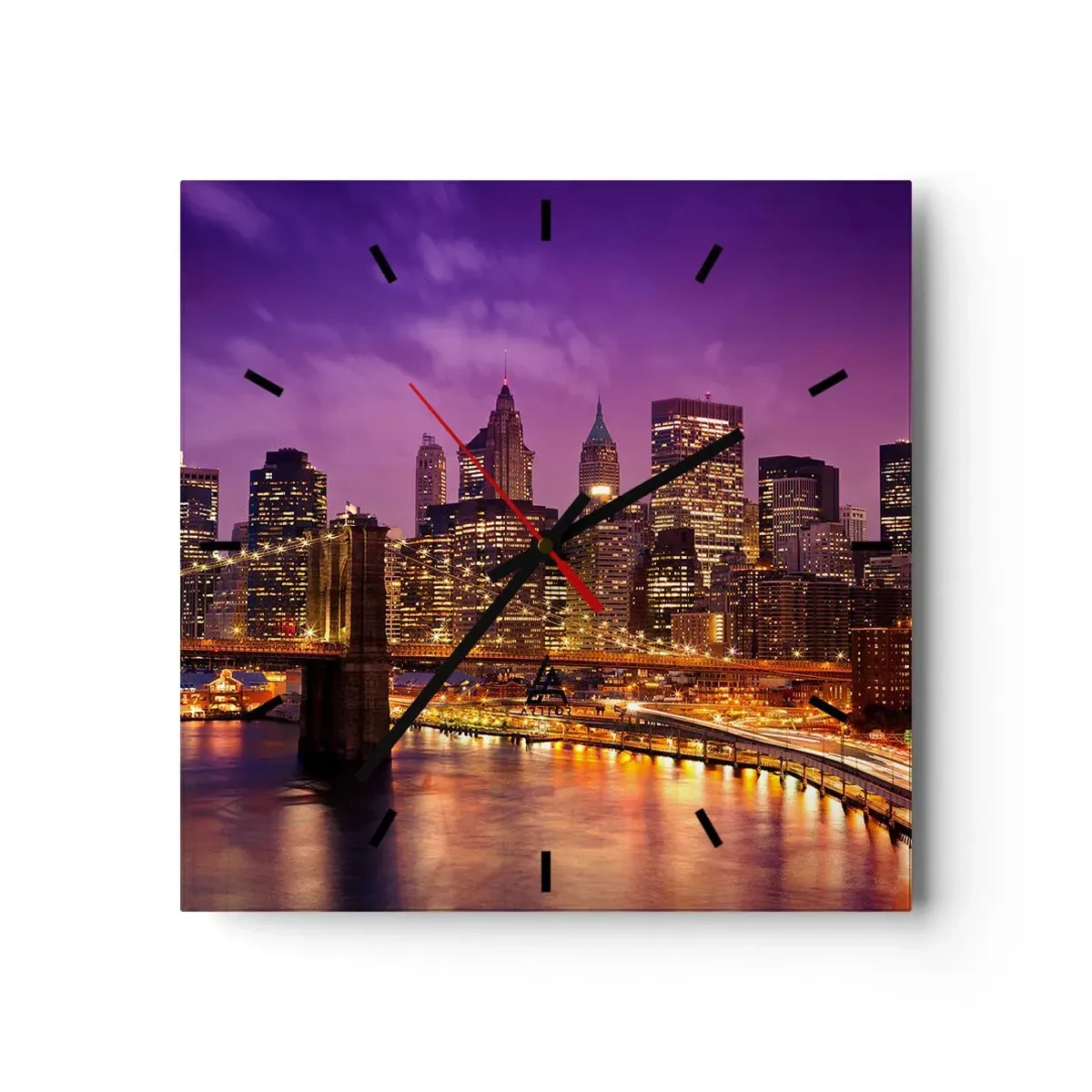 Nástěnné hodiny - Fialovo-zlatý Manhattan - 30x30 cm