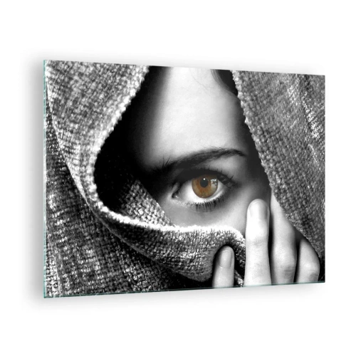 Obraz na skle - Jedno oko skryté za monochromatickou texturou látky - 70x50cm - Poznej tajemství - Moderní nástěnná dekorace do obývacího pokoje a ložnice ARTTOR
