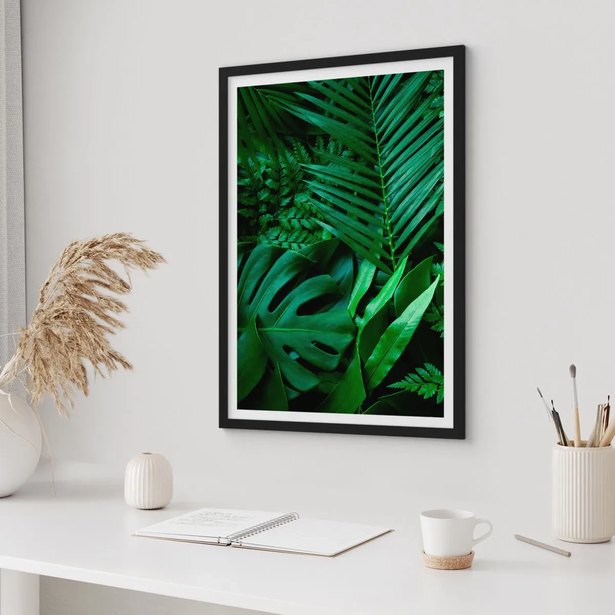 Plakát v černém rámu - Objaté v zeleni - 70x100 cm