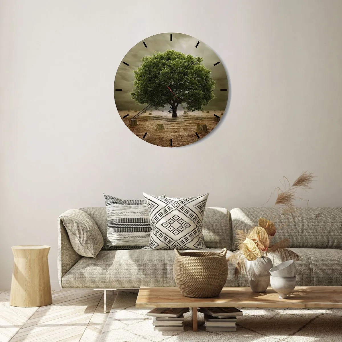 Nástěnné hodiny - Strom obklopený pařezy proti bouřlivé obloze - 30x30cm - Celá naděje - Moderní nástěnná dekorace do obývacího pokoje, kuchyně a ložnice ARTTOR