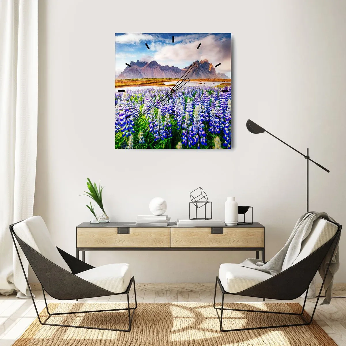 Nástěnné hodiny - Síla a přísnost vedle mírnosti - 30x30 cm