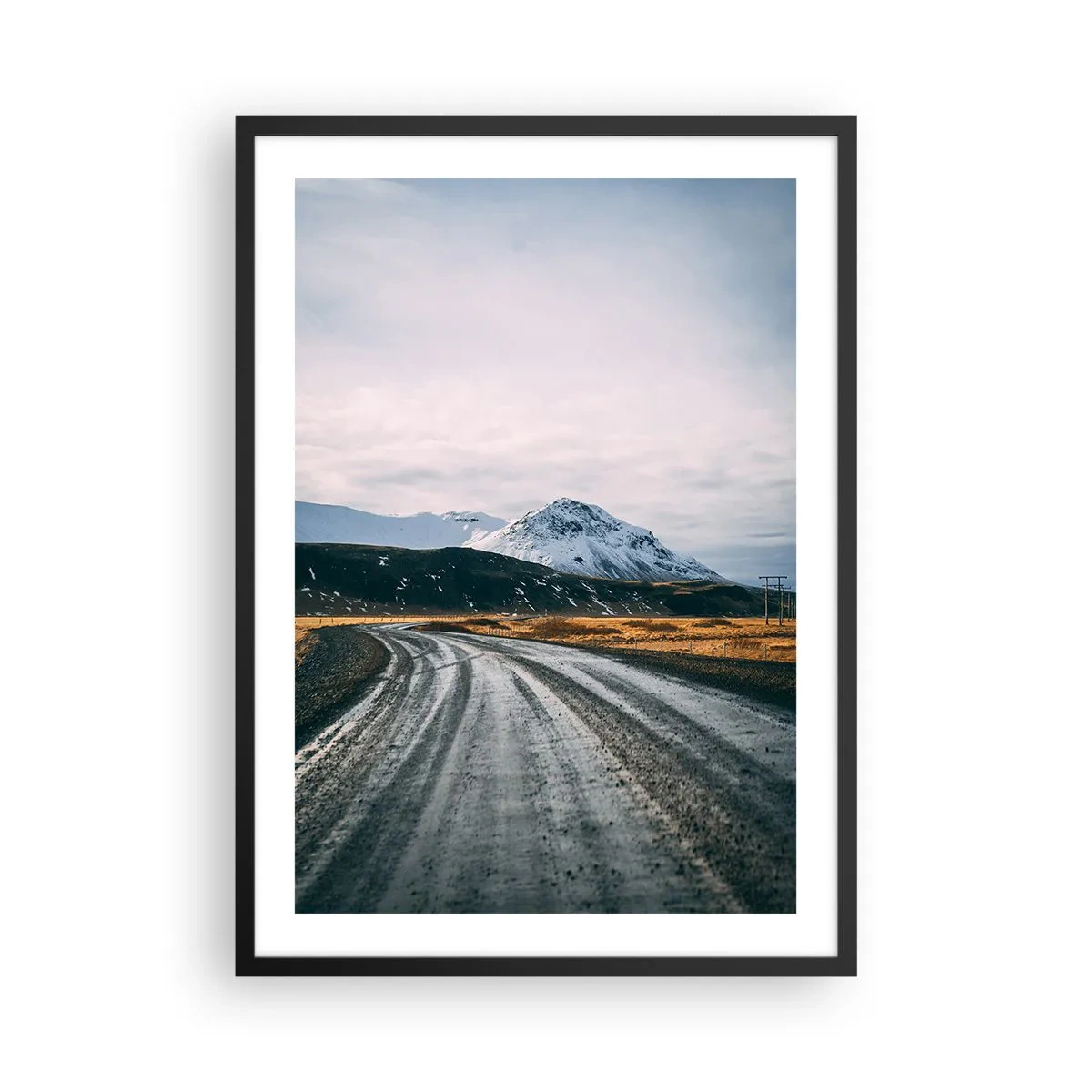 Plakát v černém rámu - Cesta vedoucí k zasněženým horám - 50x70cm - V islandském stylu - Moderní nástěnná dekorace do obývacího pokoje a ložnice ARTTOR
