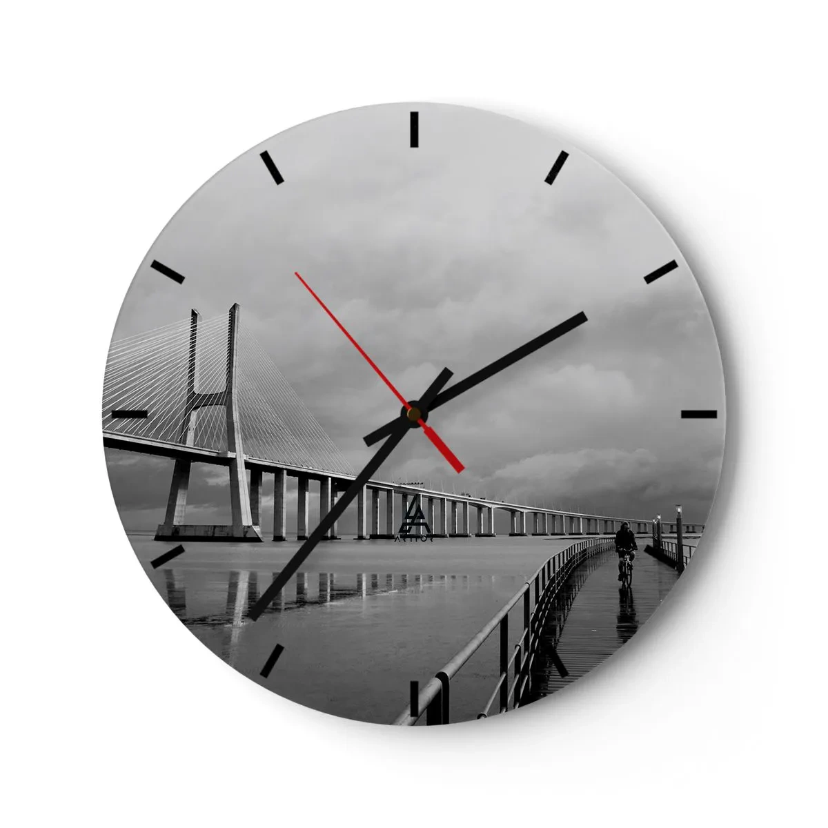 Nástěnné hodiny - Most s cyklistou na cestě za deštivého dne - 30x30cm - Každému, co mu patří - Moderní nástěnná dekorace do obývacího pokoje, kuchyně a ložnice ARTTOR