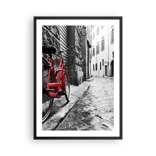 Plakát v černém rámu - Červené kolo na černobílé dlážděné ulici - 50x70cm - Skutečná krása nestárne - Moderní nástěnná dekorace do obývacího pokoje a ložnice ARTTOR