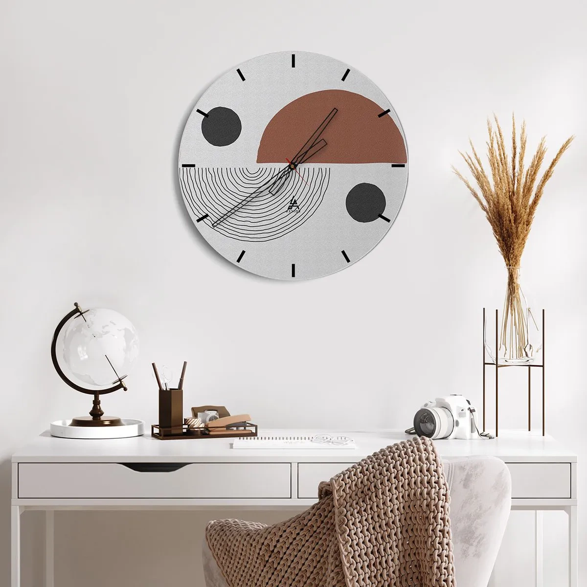 Nástěnné hodiny - Geometrický vzor v hnědých a černých odstínech - 30x30cm - Dokonalost kruhu - Moderní nástěnná dekorace do obývacího pokoje, kuchyně a ložnice ARTTOR