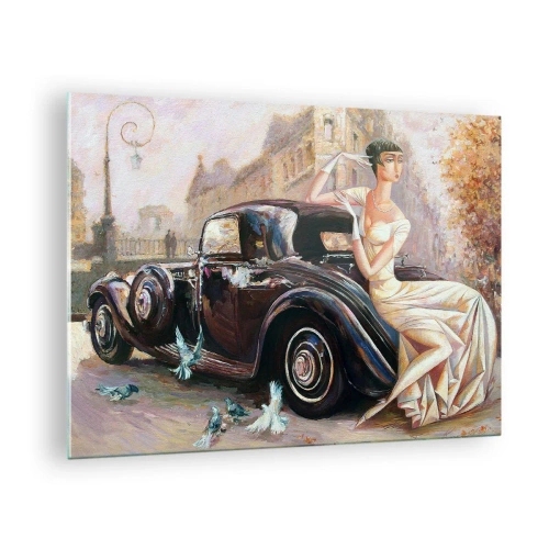 Obraz na skle - Elegantní žena u retro auta v městském prostředí - 70x50cm - Elegance v retro stylu - Moderní nástěnná dekorace do obývacího pokoje a ložnice ARTTOR