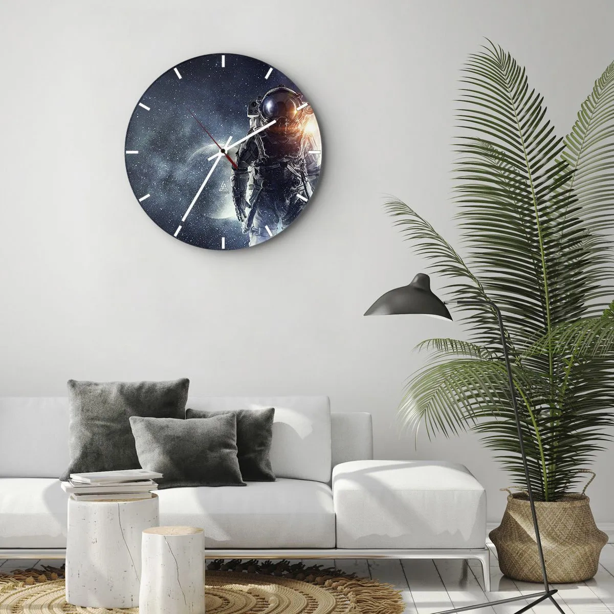 Nástěnné hodiny - Astronaut ve vesmíru s planetou a hvězdami v pozadí - 30x30cm - Vesmírné dobrodružství - Moderní nástěnná dekorace do obývacího pokoje, kuchyně a ložnice ARTTOR