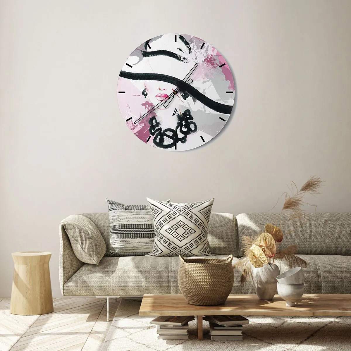 Nástěnné hodiny - Portrét dámy v černé a růžové - 30x30 cm