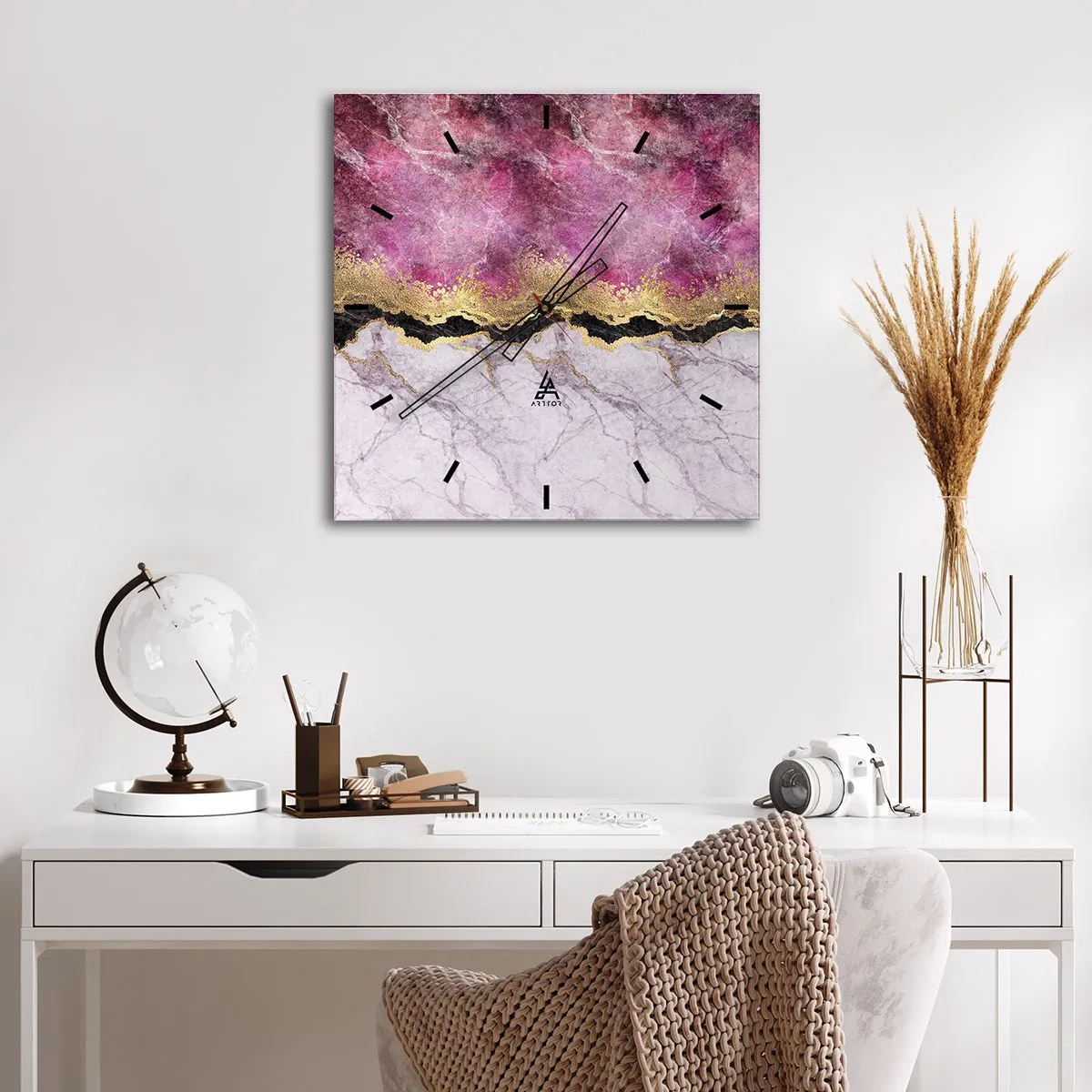 Nástěnné hodiny - Na hranici - 30x30 cm