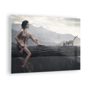 Obraz na skle - Žena a kočka na dřevěném kládě v deštivé krajině - 70x50cm - Vrcholy krásy - Moderní nástěnná dekorace do obývacího pokoje a ložnice ARTTOR