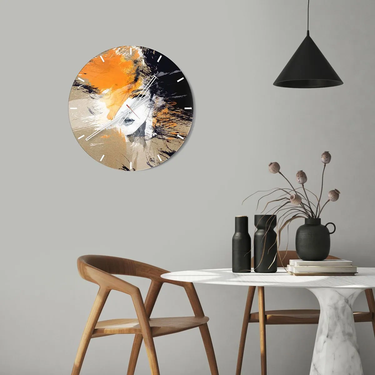 Nástěnné hodiny - Abstraktní portrét ženy v teplých odstínech oranžové a béžové. - 30x30cm - A je světlo - Moderní nástěnná dekorace do obývacího pokoje, kuchyně a ložnice ARTTOR