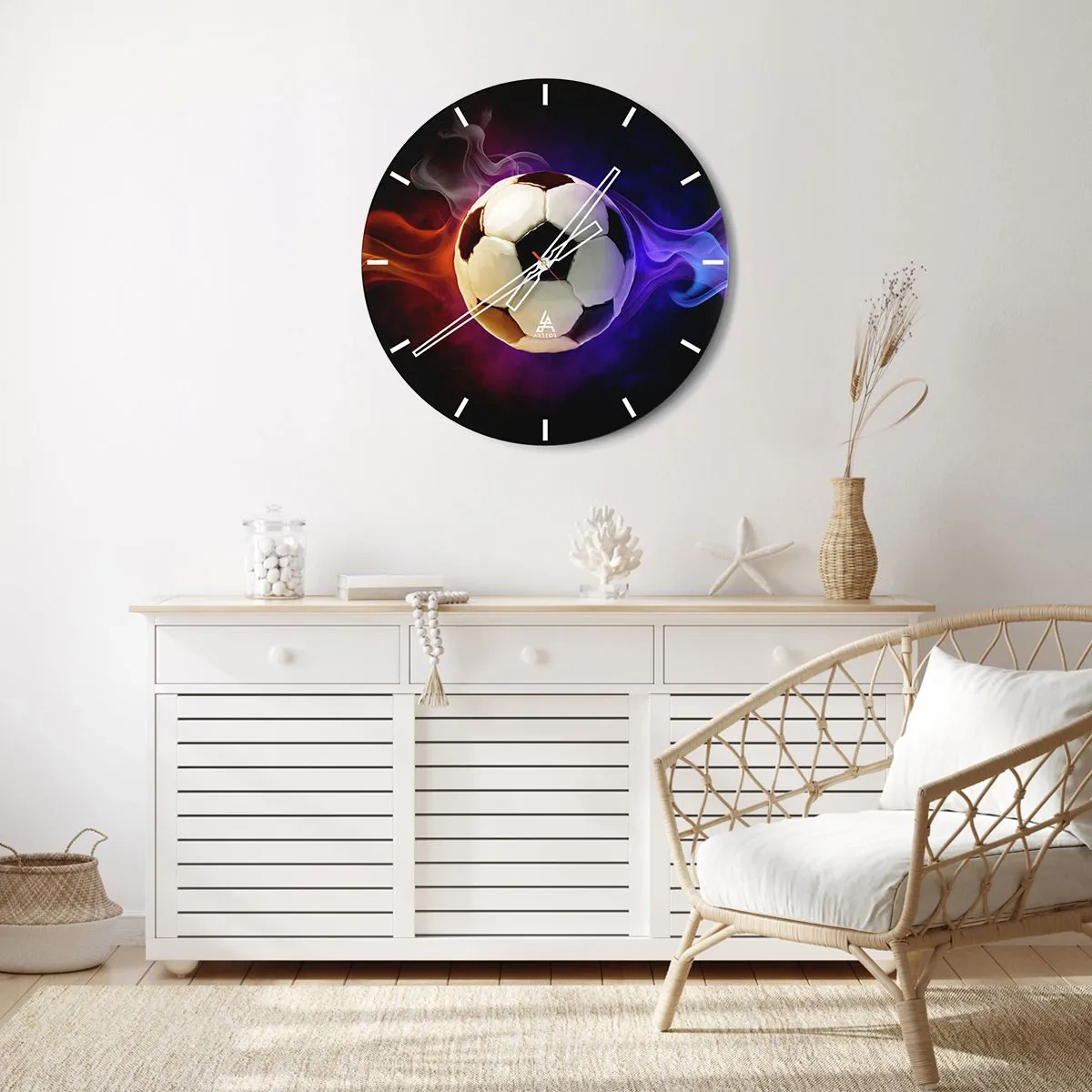Nástěnné hodiny - Fotbalový míč obklopený barevnými plameny - 30x30cm - Magická síla hry - Moderní nástěnná dekorace do obývacího pokoje, kuchyně a ložnice ARTTOR