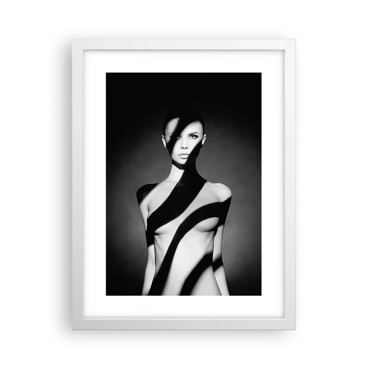 Plakát v bílém rámu - V záři i ve stínu - 30x40 cm