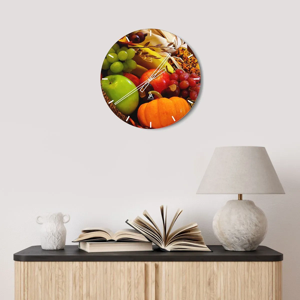 Nástěnné hodiny - Podzimní ovoce a zelenina v košíku - 30x30cm - Košík úrody - Moderní nástěnná dekorace do obývacího pokoje, kuchyně a ložnice ARTTOR