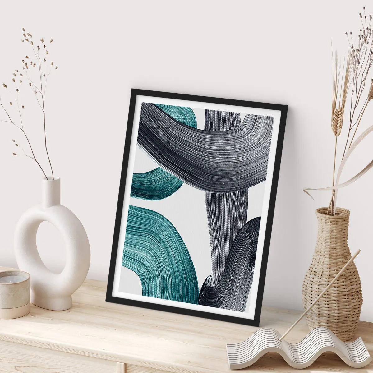 Plakát v černém rámu - Dynamické tahy štětcem - 50x70cm - Smaragdové a černé vlny - Moderní nástěnná dekorace do obývacího pokoje a ložnice ARTTOR