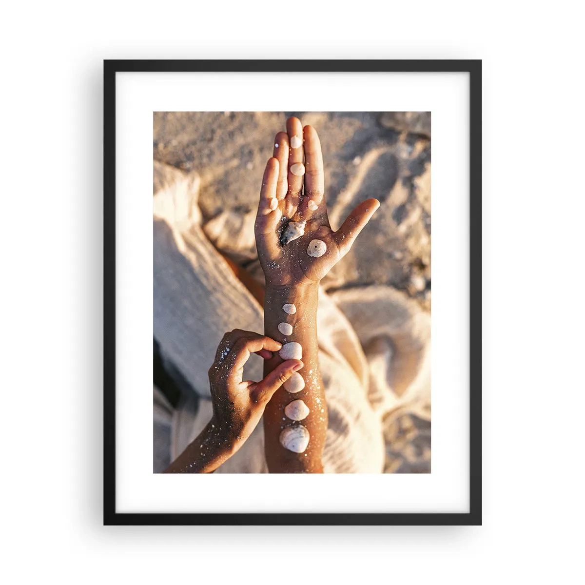 Plakát v černém rámu - Krása na dosah - 40x50 cm