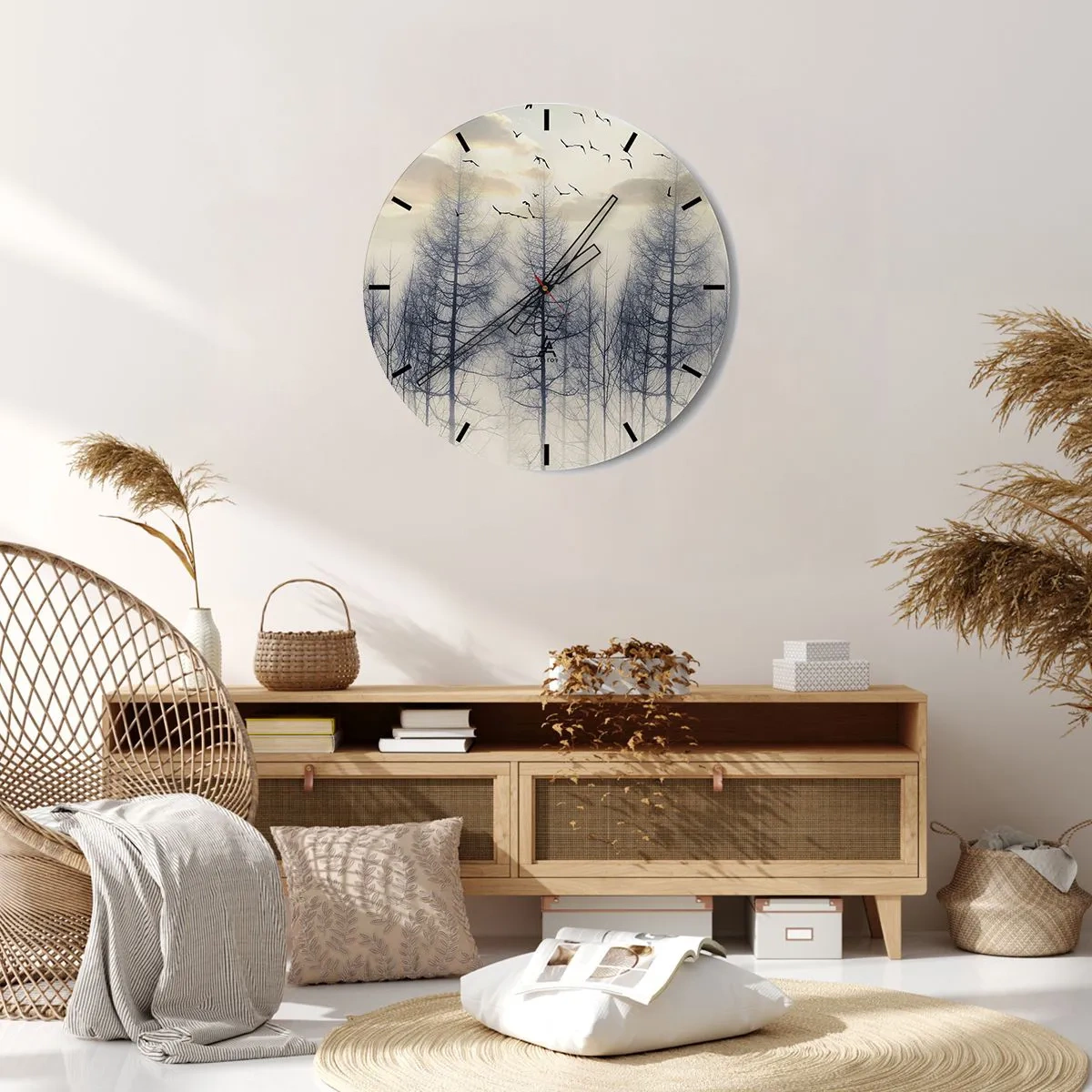 Nástěnné hodiny - Mlžná krajina se stromy a létajícími ptáky - 30x30cm - Duchové lesa - Moderní nástěnná dekorace do obývacího pokoje, kuchyně a ložnice ARTTOR