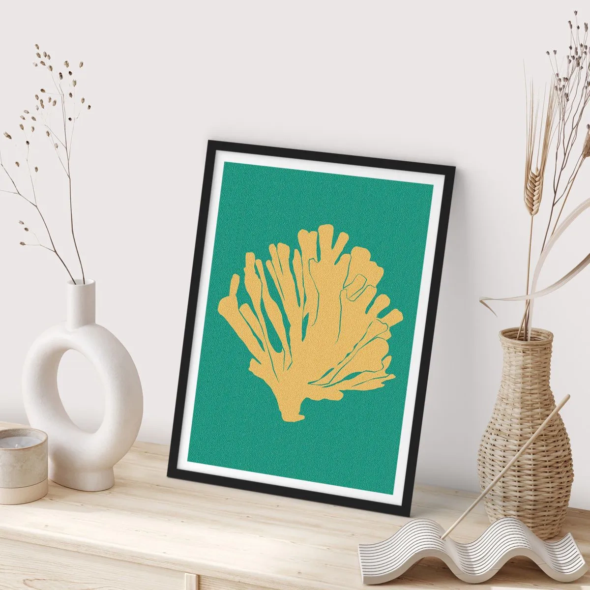 Plakát v černém rámu - Zlatý korál na tyrkysovém pozadí - 50x70cm - Křoví podvodního lesa - Moderní nástěnná dekorace do obývacího pokoje a ložnice ARTTOR