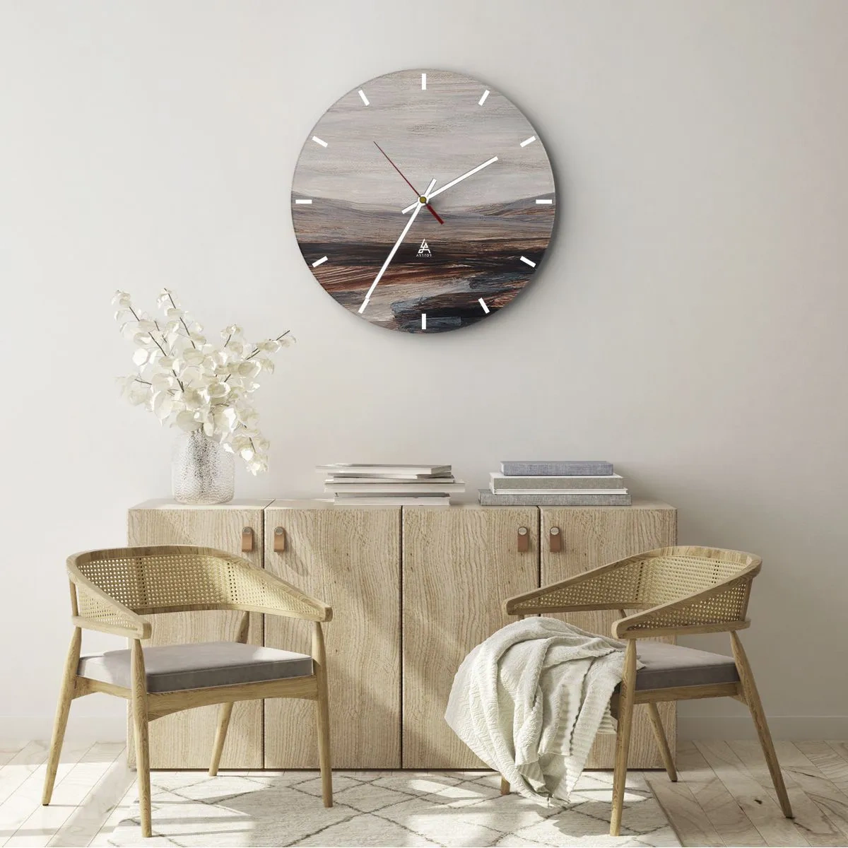 Nástěnné hodiny - Hnědošedé údolí s horami v pozadí v malířském stylu - 30x30cm - Klidné údolí - Moderní nástěnná dekorace do obývacího pokoje, kuchyně a ložnice ARTTOR