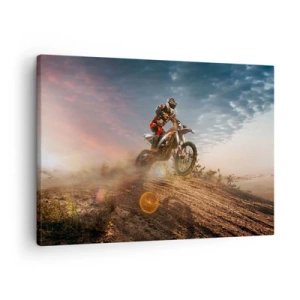 Obraz na plátně - Motocyklista v dunách při západu slunce - 70x50cm - Pro vítězství - Moderní nástěnná dekorace do obývacího pokoje a ložnice ARTTOR