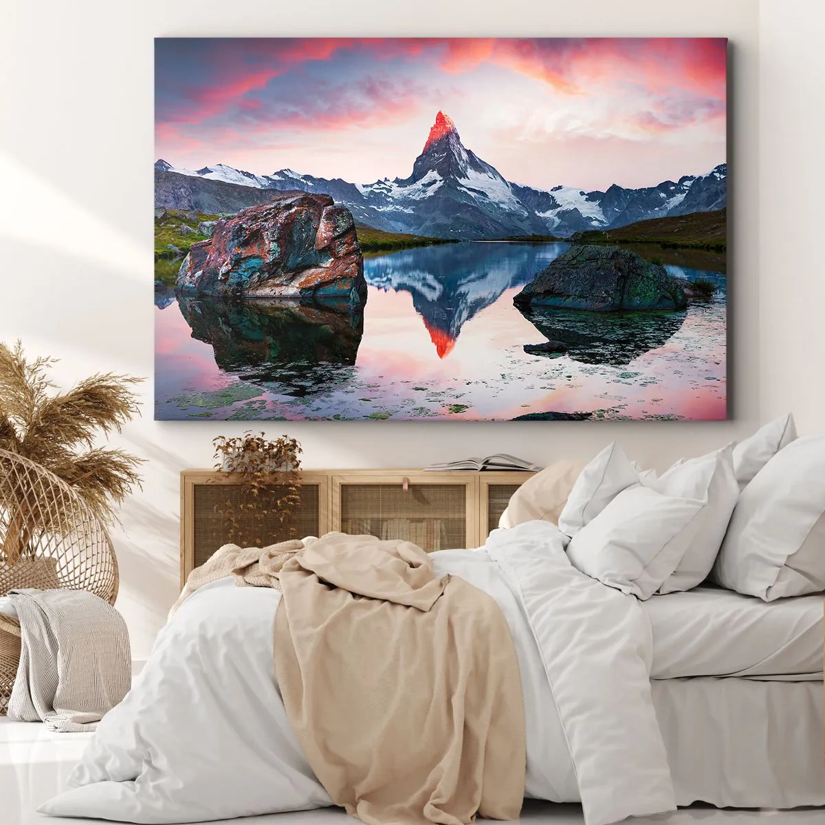 Obraz na plátně - Vrchol hory odrážející se v jezeře při západu slunce - 70x50cm - Srdce hor je vřelé - Moderní nástěnná dekorace do obývacího pokoje a ložnice ARTTOR