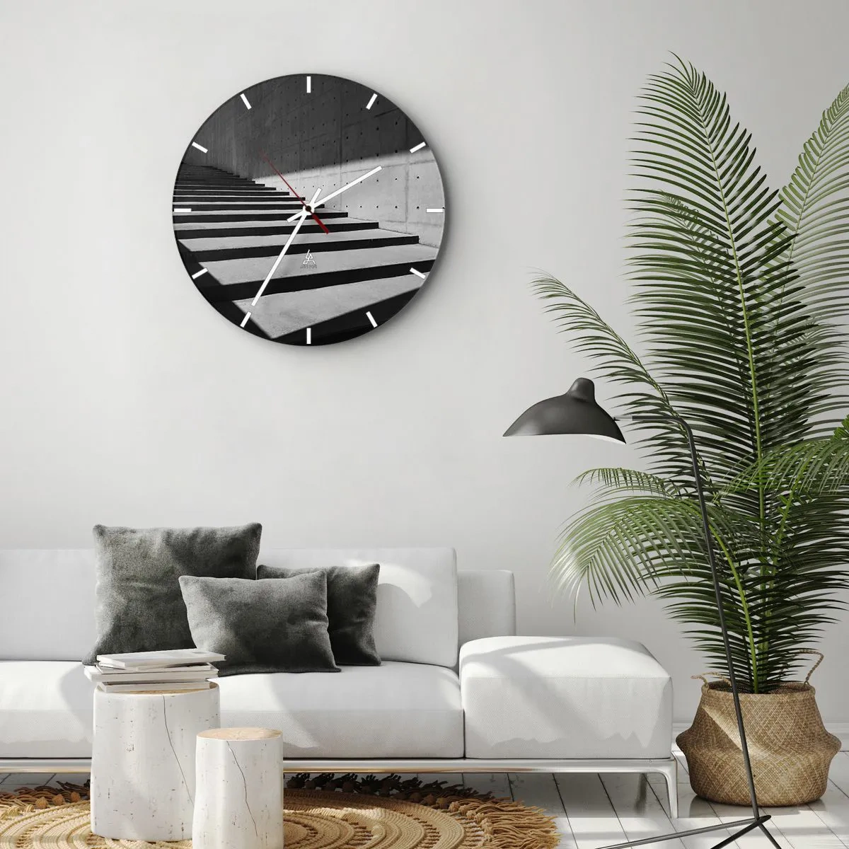 Nástěnné hodiny - Černobílý pohled na betonové schody a zdi - 30x30cm - Syrová krása modernismu - Moderní nástěnná dekorace do obývacího pokoje, kuchyně a ložnice ARTTOR