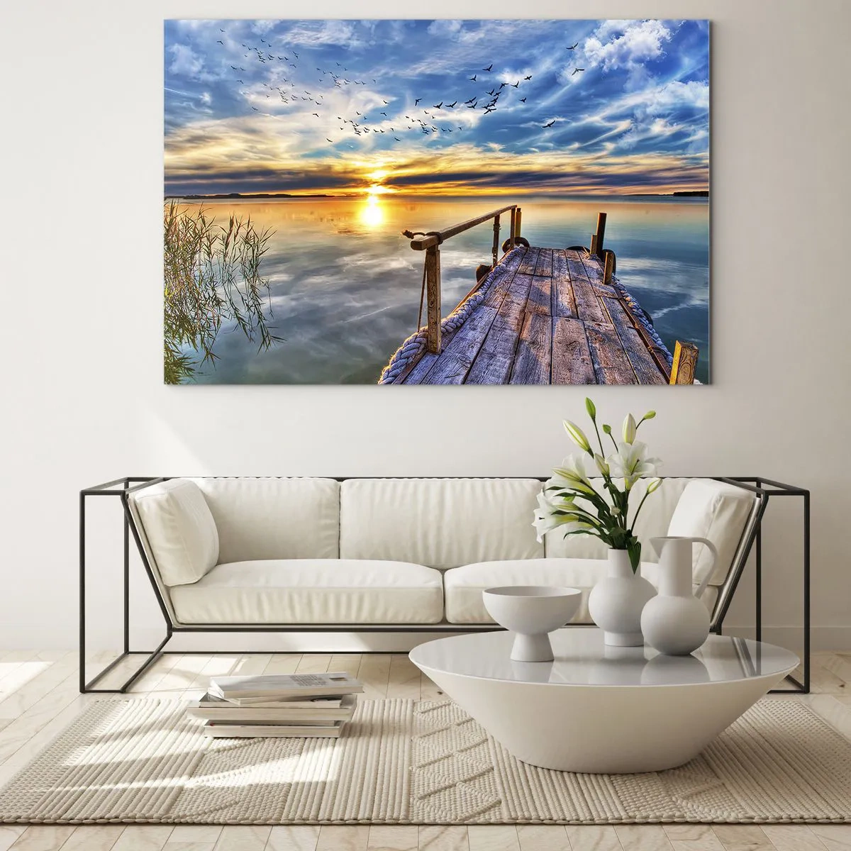 Obraz na skle - Jezerní molo při západu slunce s ptáky na obloze - 70x50cm - Vítr jde odpočívat - Moderní nástěnná dekorace do obývacího pokoje a ložnice ARTTOR