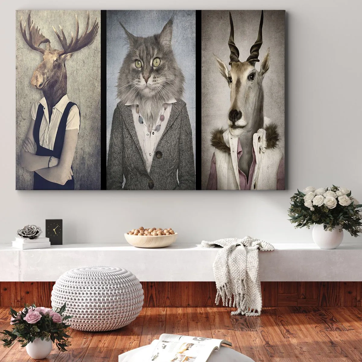 Obraz na plátně - Triptych se zvířecími postavami v elegantním oblečení na stylizovaném pozadí - 70x50cm - Kožichy znovu v módě - Moderní nástěnná dekorace do obývacího pokoje a ložnice ARTTOR