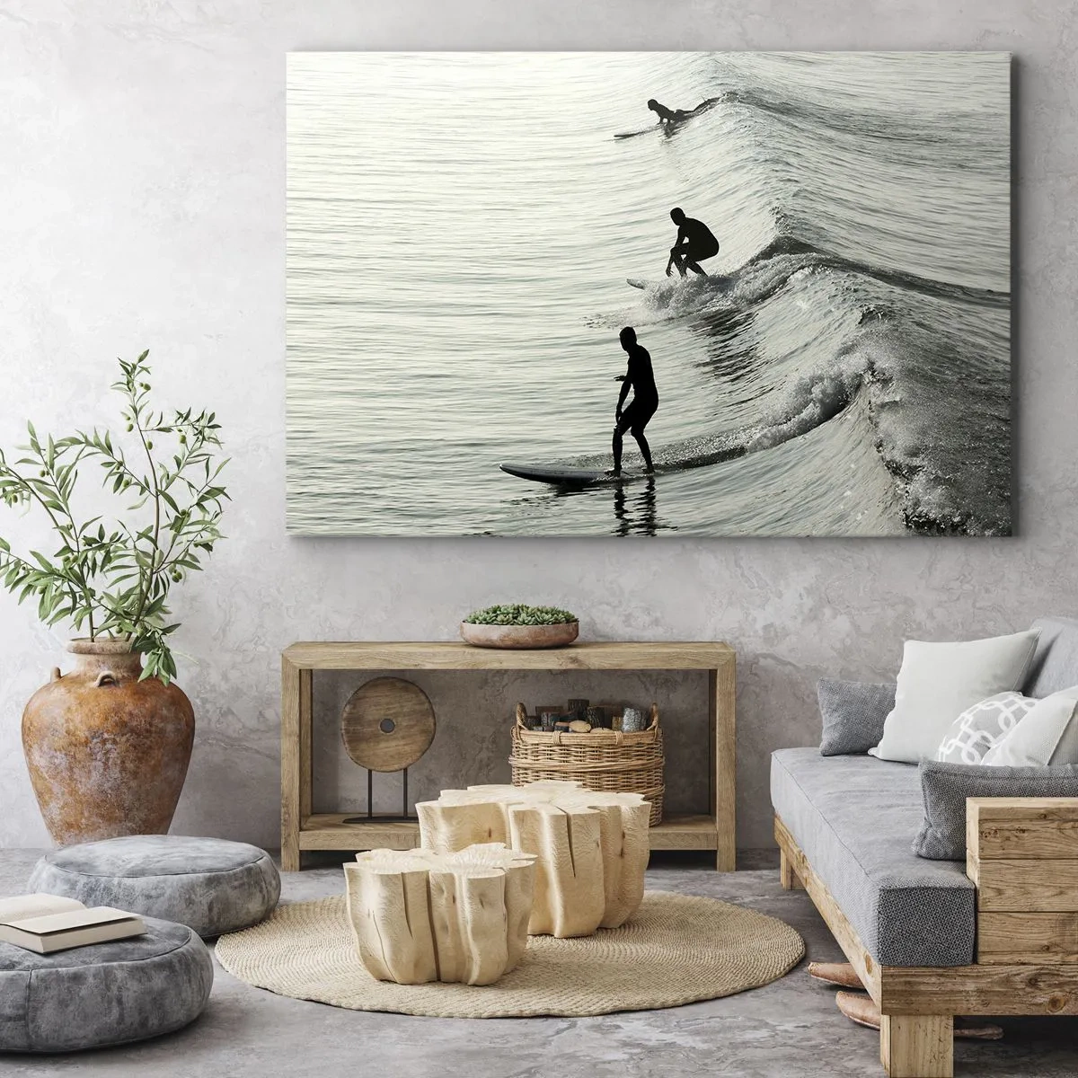 Obraz na plátně - Surfaři na vlnách v černobílém záběru - 70x50cm - Za vlnou - Moderní nástěnná dekorace do obývacího pokoje a ložnice ARTTOR