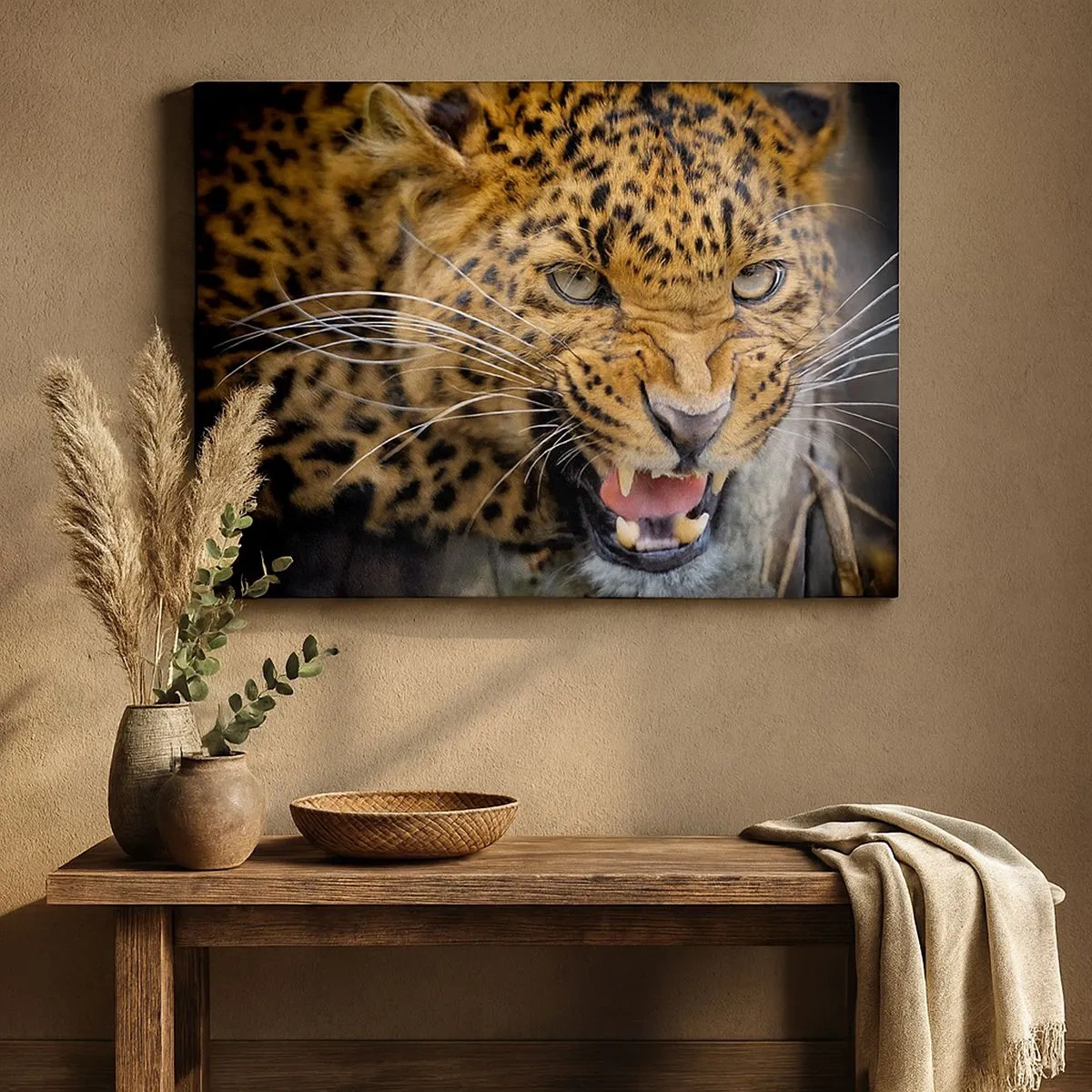 Obraz na plátně - Detailní záběr hrozivého leoparda s obnaženými tesáky. - 70x50cm - Nepřibližuj se, varuji! - Moderní nástěnná dekorace do obývacího pokoje a ložnice ARTTOR