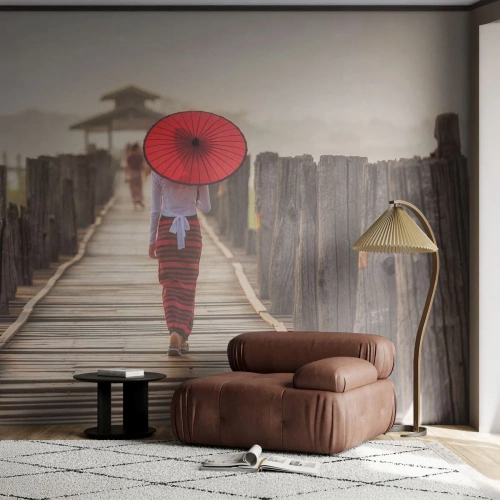 Fototapeta Standard Eco - Na starém mostě - Deštník, Barma, Dřevěný most - 350x256 cm