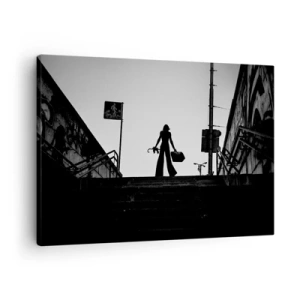 Obraz na plátně - Ženská postava na schodech v černé a bílé s dynamickou atmosférou - 70x50cm - Městská cesta - Moderní nástěnná dekorace do obývacího pokoje a ložnice ARTTOR