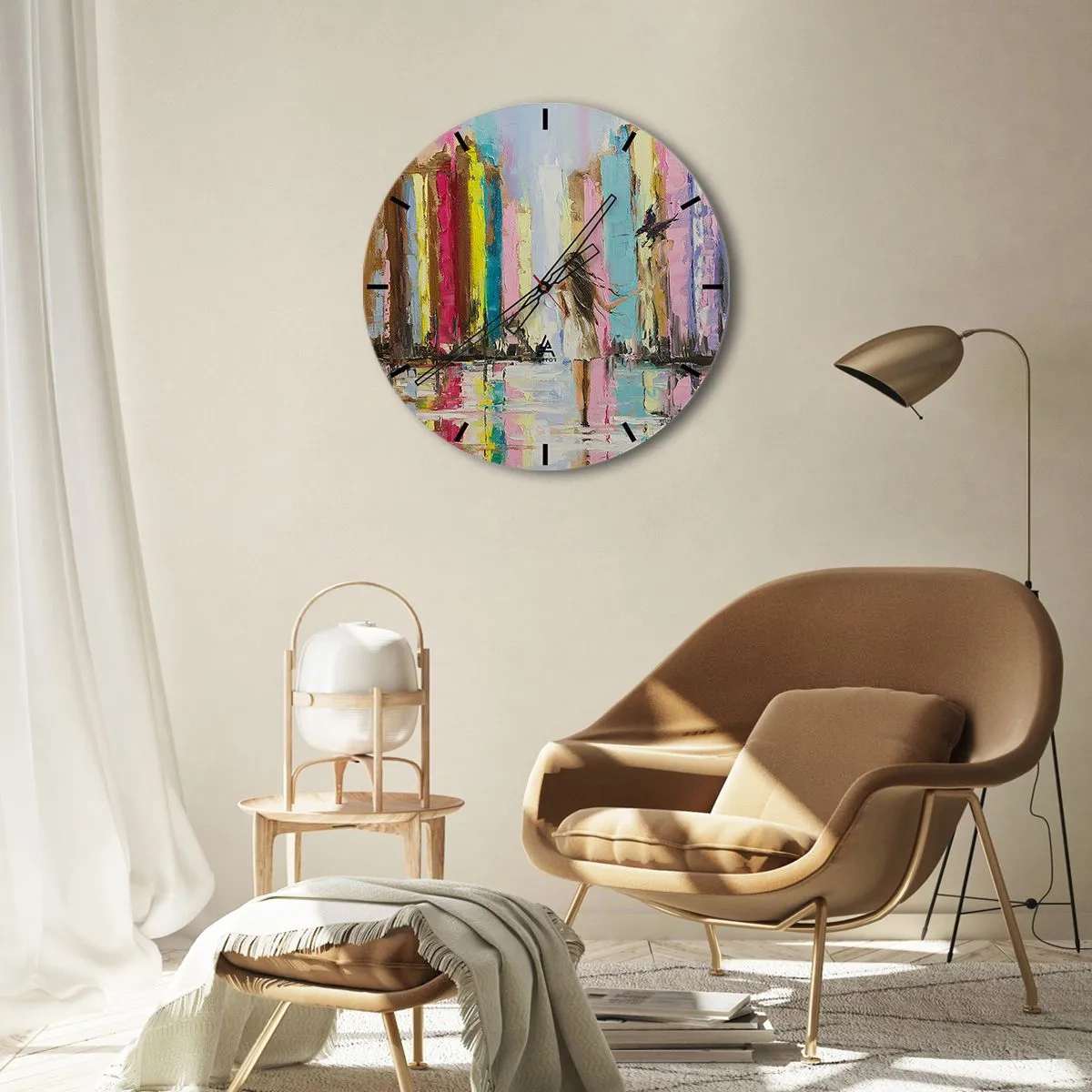 Nástěnné hodiny - Žena v bílých šatech v barevném městském prostředí - 30x30cm - Pojď se mnou - Moderní nástěnná dekorace do obývacího pokoje, kuchyně a ložnice ARTTOR