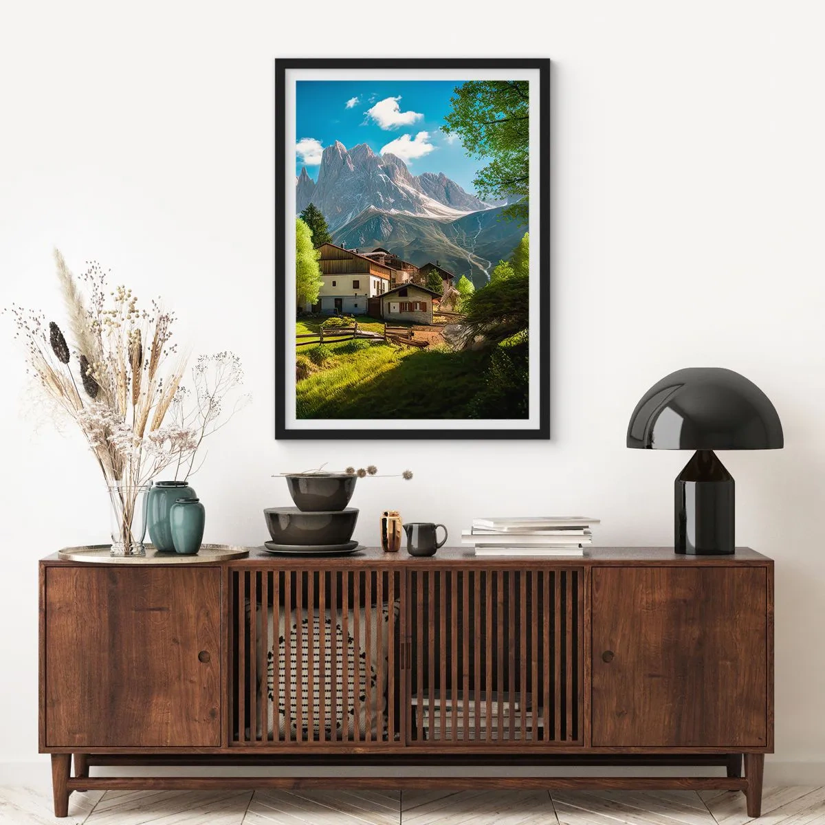 Plakát v černém rámu - Horská vesnice na úpatí majestátních vrcholů - 50x70cm - Alpská idyla - Moderní nástěnná dekorace do obývacího pokoje a ložnice ARTTOR