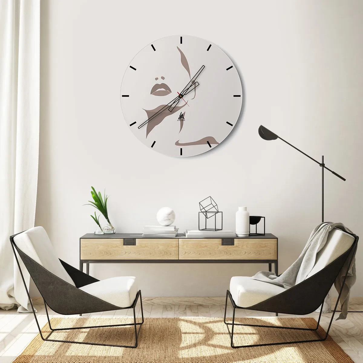Nástěnné hodiny - Minimalistický portrét ženy v odstínech béžové. - 30x30cm - Stvořená ze světla a stínu - Moderní nástěnná dekorace do obývacího pokoje, kuchyně a ložnice ARTTOR