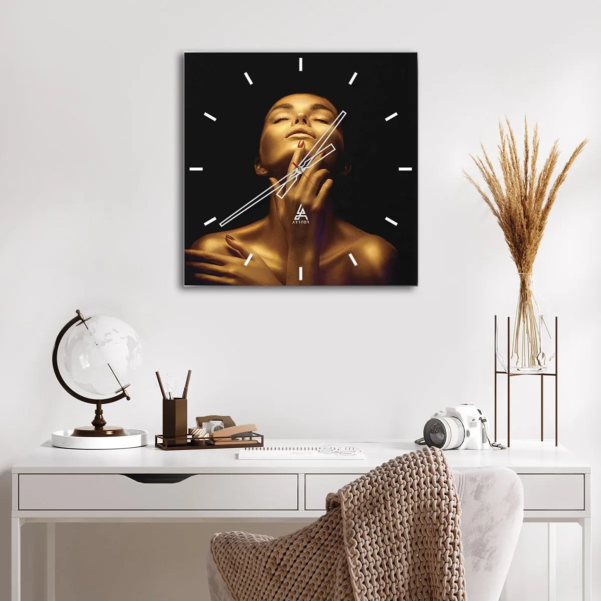 Nástěnné hodiny - Jako zlaté hedvábí - 30x30 cm