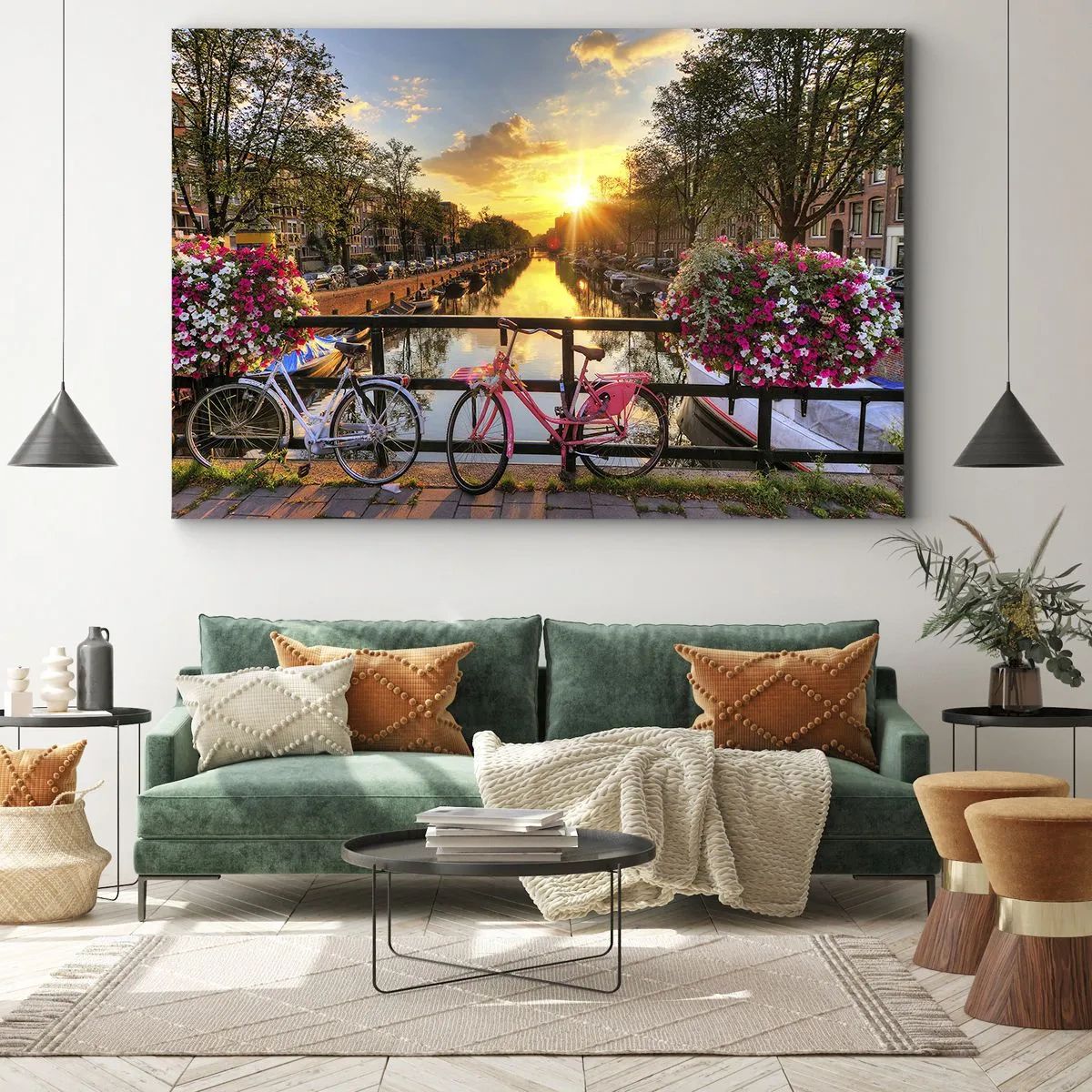 Obraz na plátně - Kola na mostě v záři zapadajícího slunce - 70x50cm - Jarní ráno v Amsterdamu - Moderní nástěnná dekorace do obývacího pokoje a ložnice ARTTOR