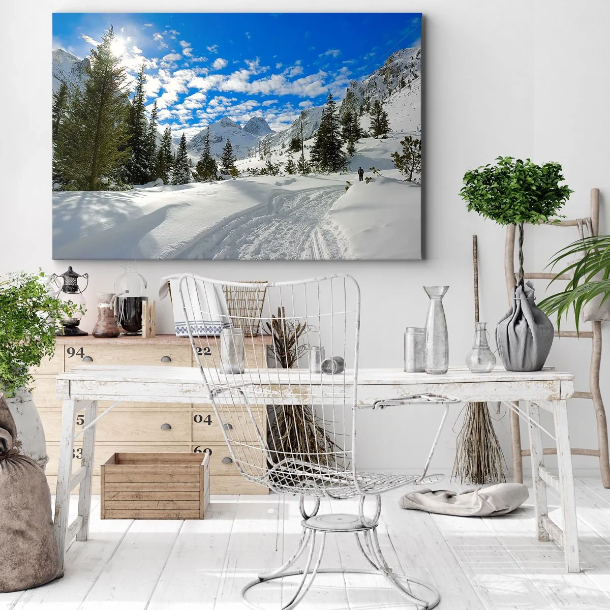 Obraz na plátně - Zimní horská krajina s lesem a cestou ve sněhu - 70x50cm - Ve sněhu a na slunci - Moderní nástěnná dekorace do obývacího pokoje a ložnice ARTTOR
