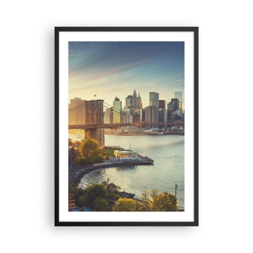 Plakát v černém rámu - Brooklynský most a panorama Manhattanu za soumraku - 50x70cm - Svítání velkoměsta - Moderní nástěnná dekorace do obývacího pokoje a ložnice ARTTOR
