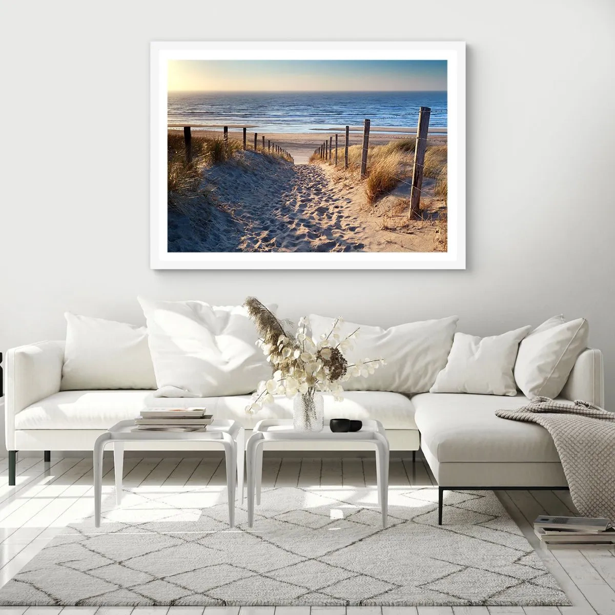 Plakát v bílém rámu - Šumění moře, zpěv ptáků, divoká pláž uprostřed trávy… - 70x50 cm
